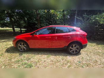 Used Volvo V40 2014 for sale - 79194518: Photo