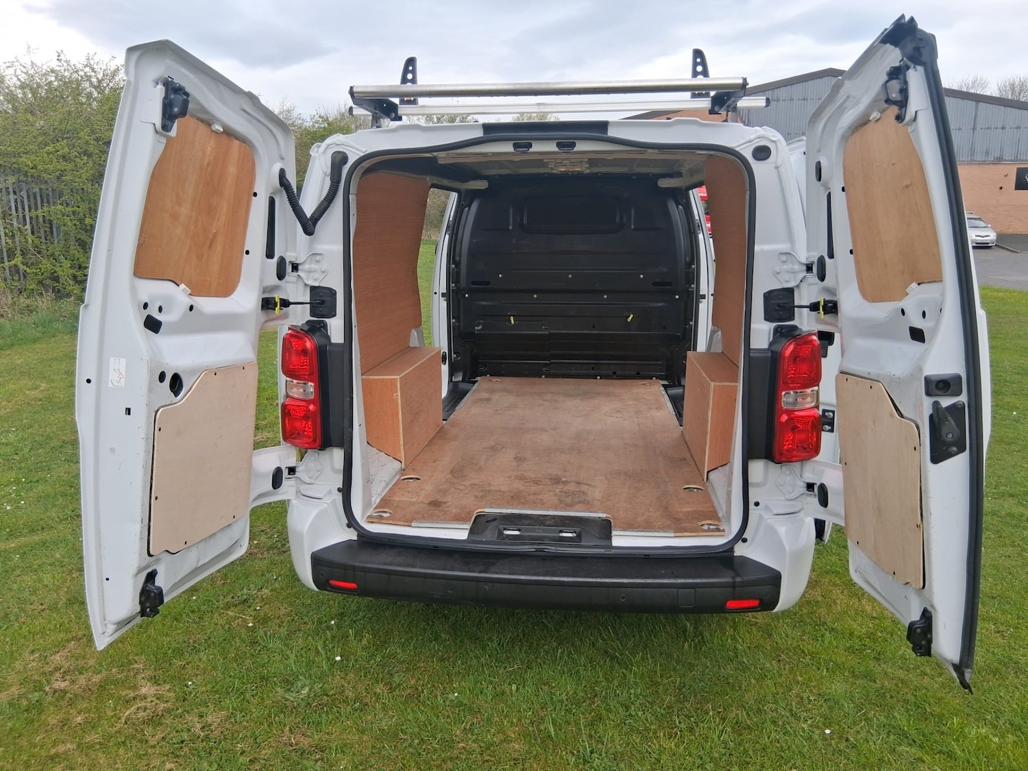 Used Vauxhall Vivaro 2023 for sale - 78178296: Photo 10