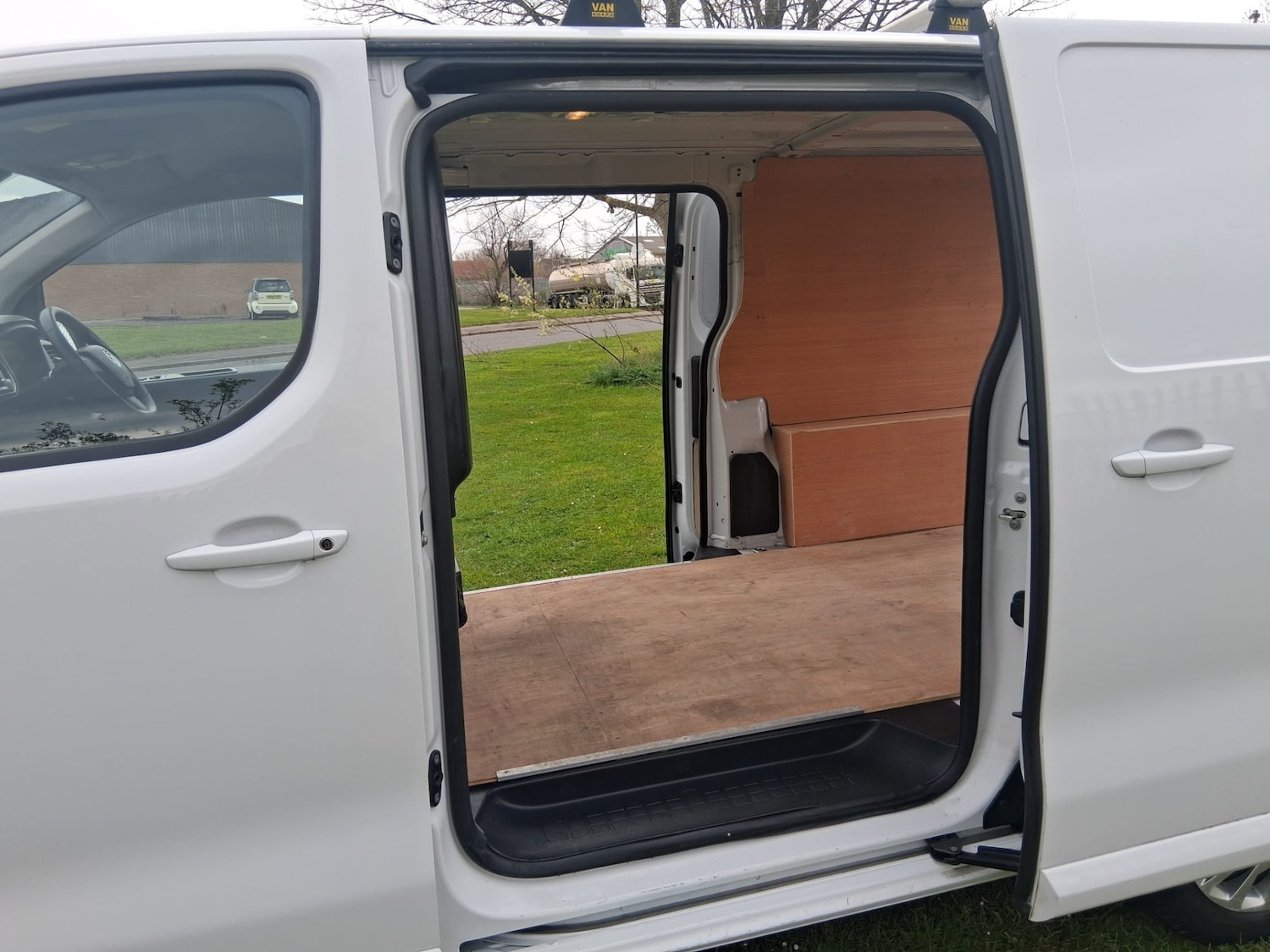 Used Vauxhall Vivaro 2023 for sale - 78178296: Photo 11