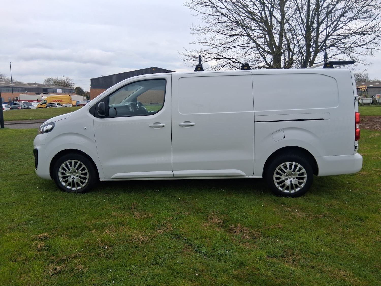 Used Vauxhall Vivaro 2023 for sale - 78178296: Photo 2