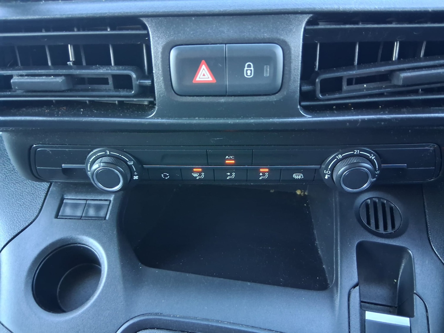 Used Peugeot Partner 2022 for sale - 76894593: Photo 16