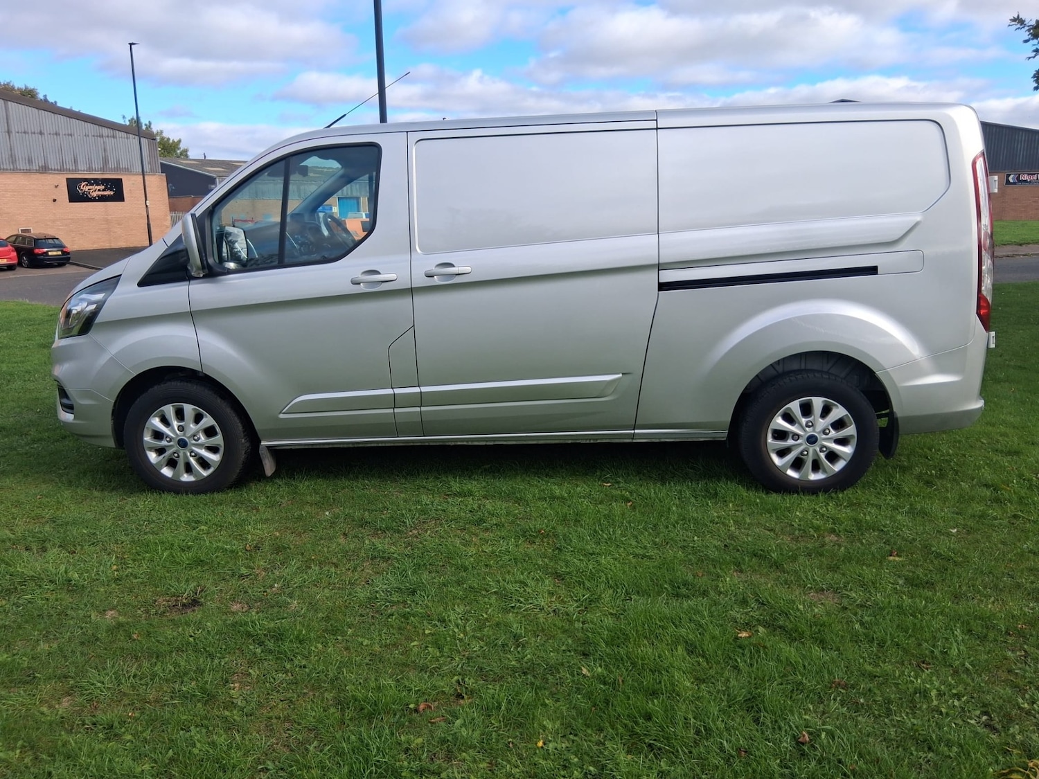 Used Ford Transit Custom 2023 for sale - 76249920: Photo 2
