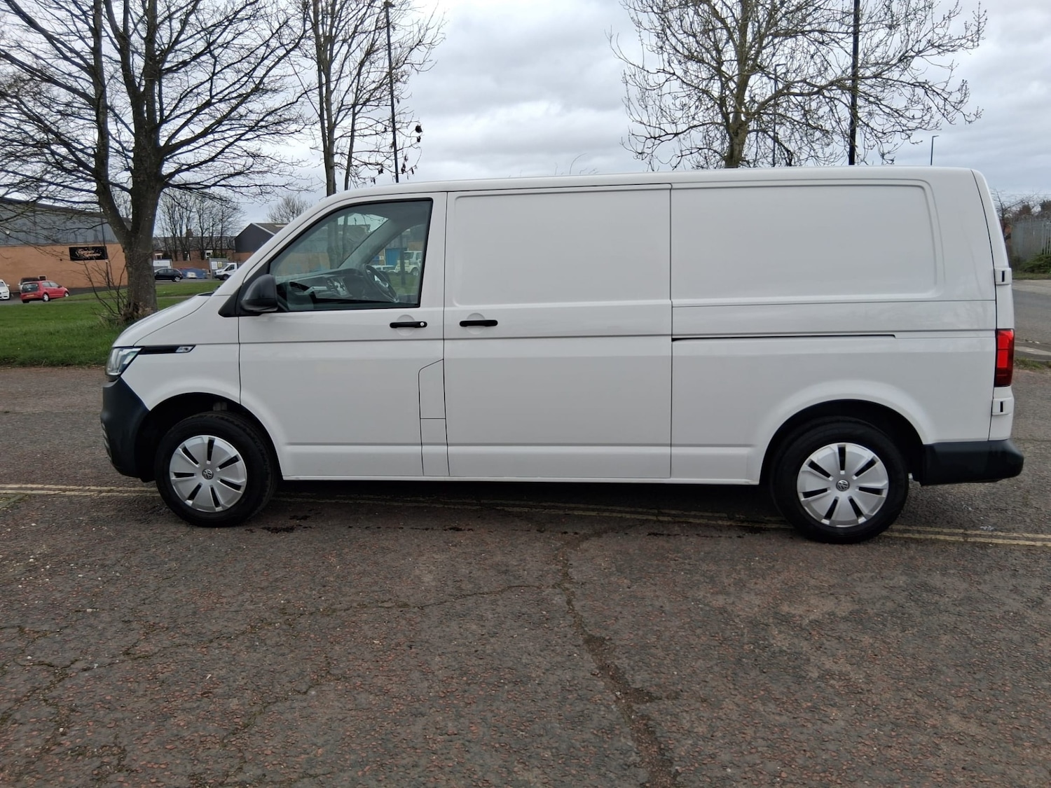 Used Volkswagen Transporter 2024 for sale - 77934482: Photo 2