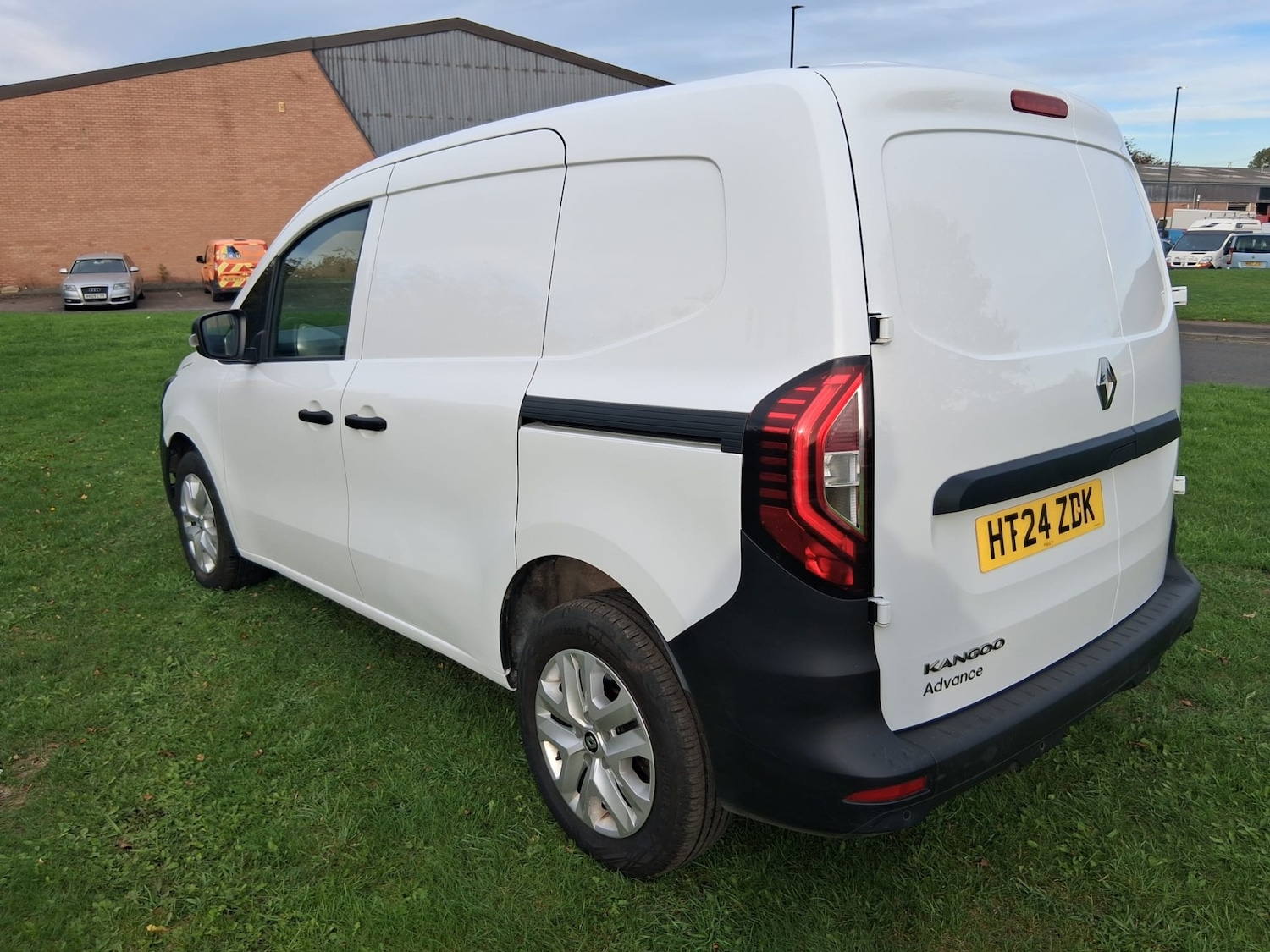 Used Renault Kangoo 2024 for sale - 76244621: Photo 3