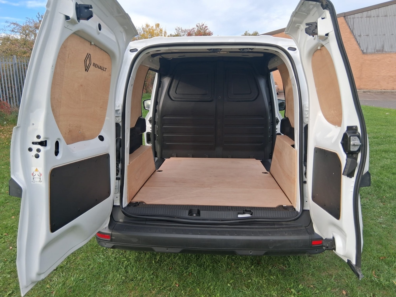 Used Renault Kangoo 2024 for sale - 76244621: Photo 9