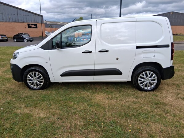 Used Citroen Berlingo 2022 for sale - 74802999: Photo 2