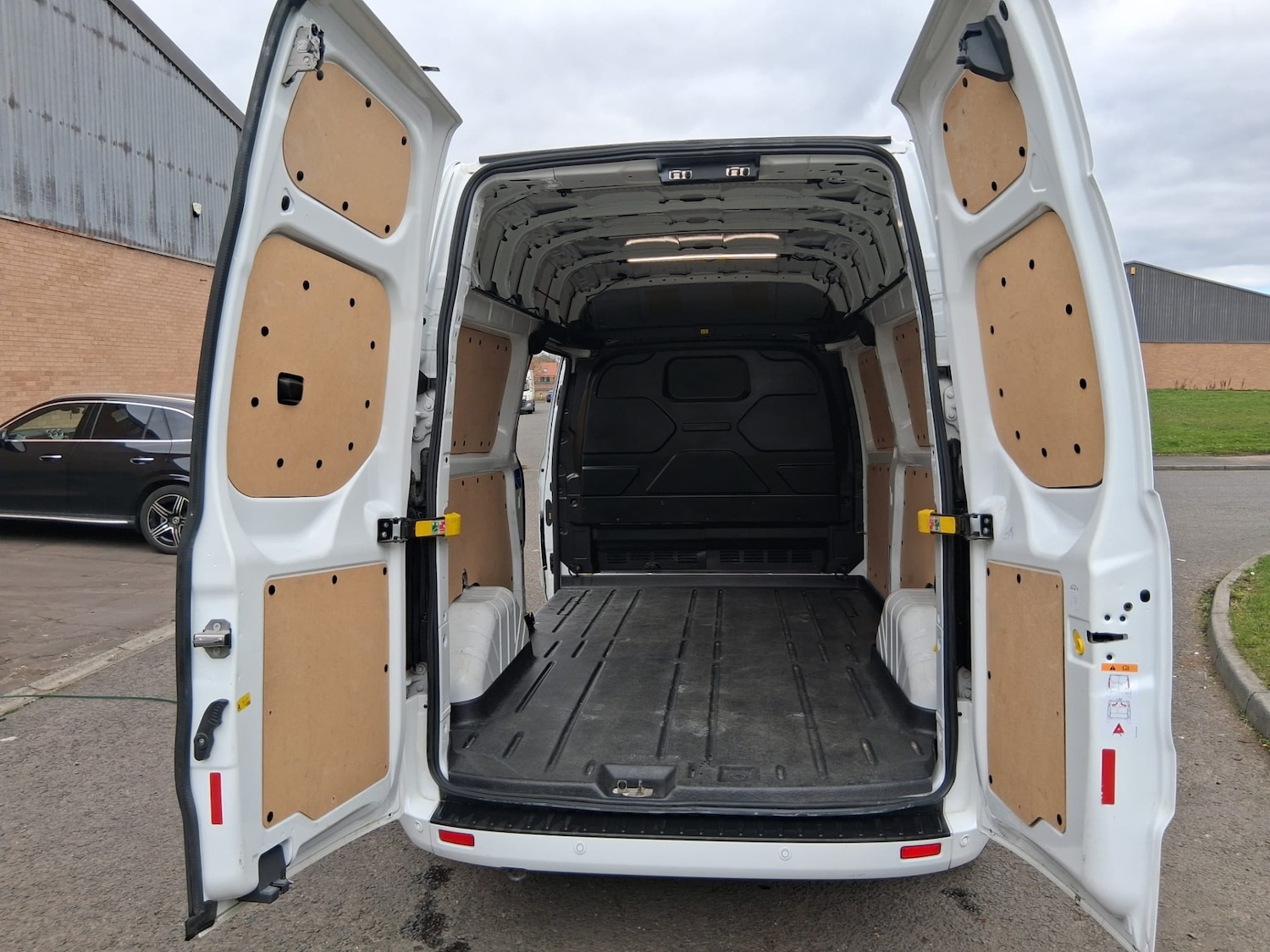 Used Ford Transit Custom 2023 for sale - 78106232: Photo 9