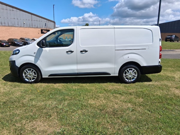 Used Vauxhall Vivaro 2020 for sale - 74912366: Photo 2
