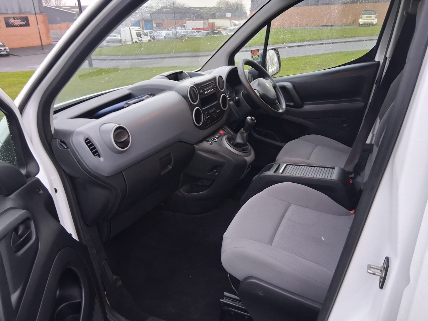 Used Peugeot Partner 2015 for sale - 77298627: Photo 11