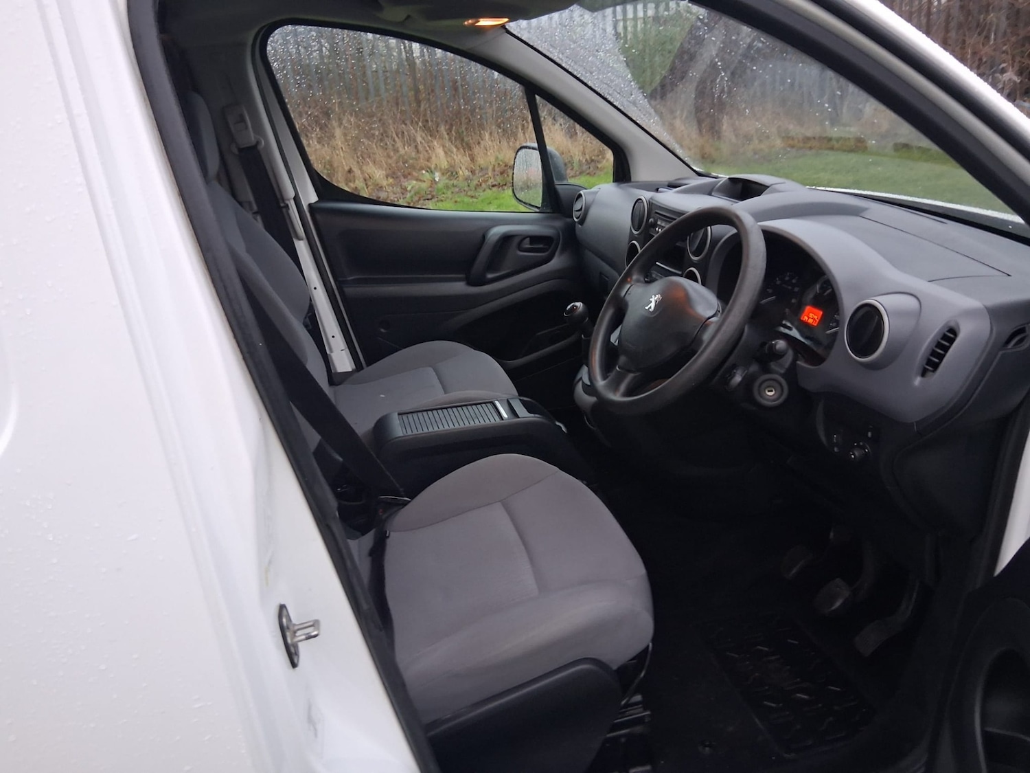 Used Peugeot Partner 2015 for sale - 77298627: Photo 12