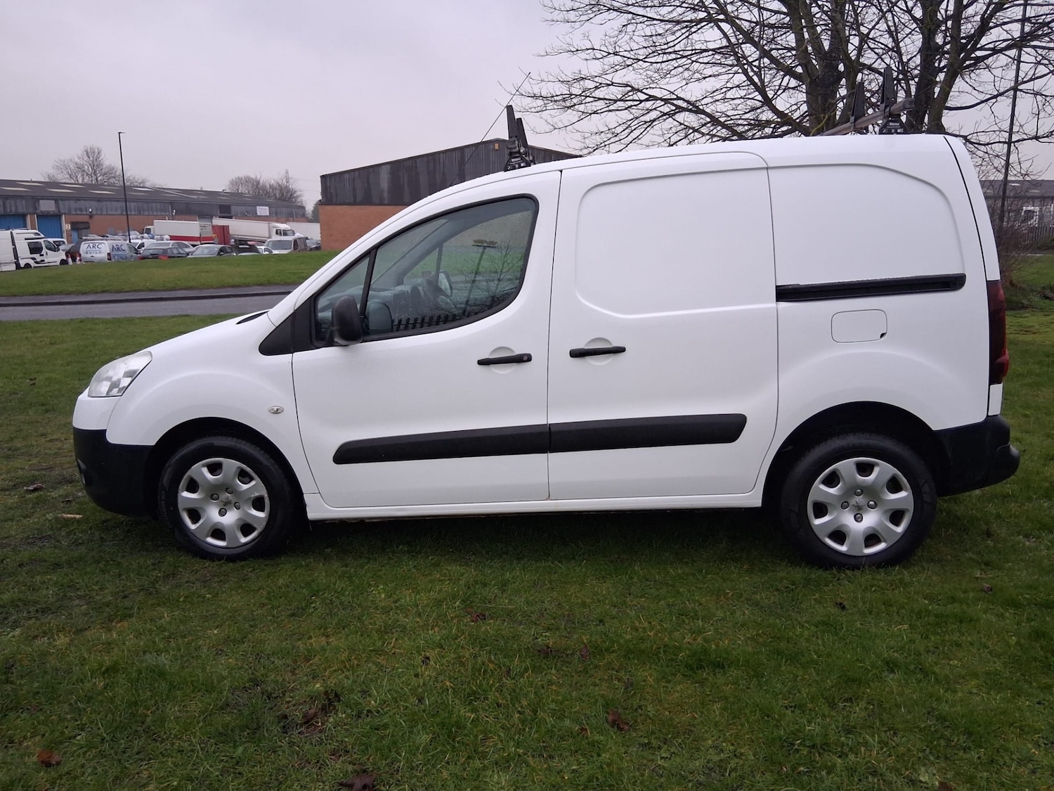 Used Peugeot Partner 2015 for sale - 77298627: Photo 2