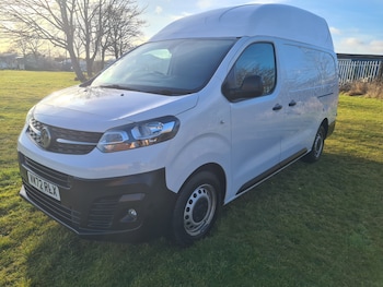 Vauxhall Vivaro feature image