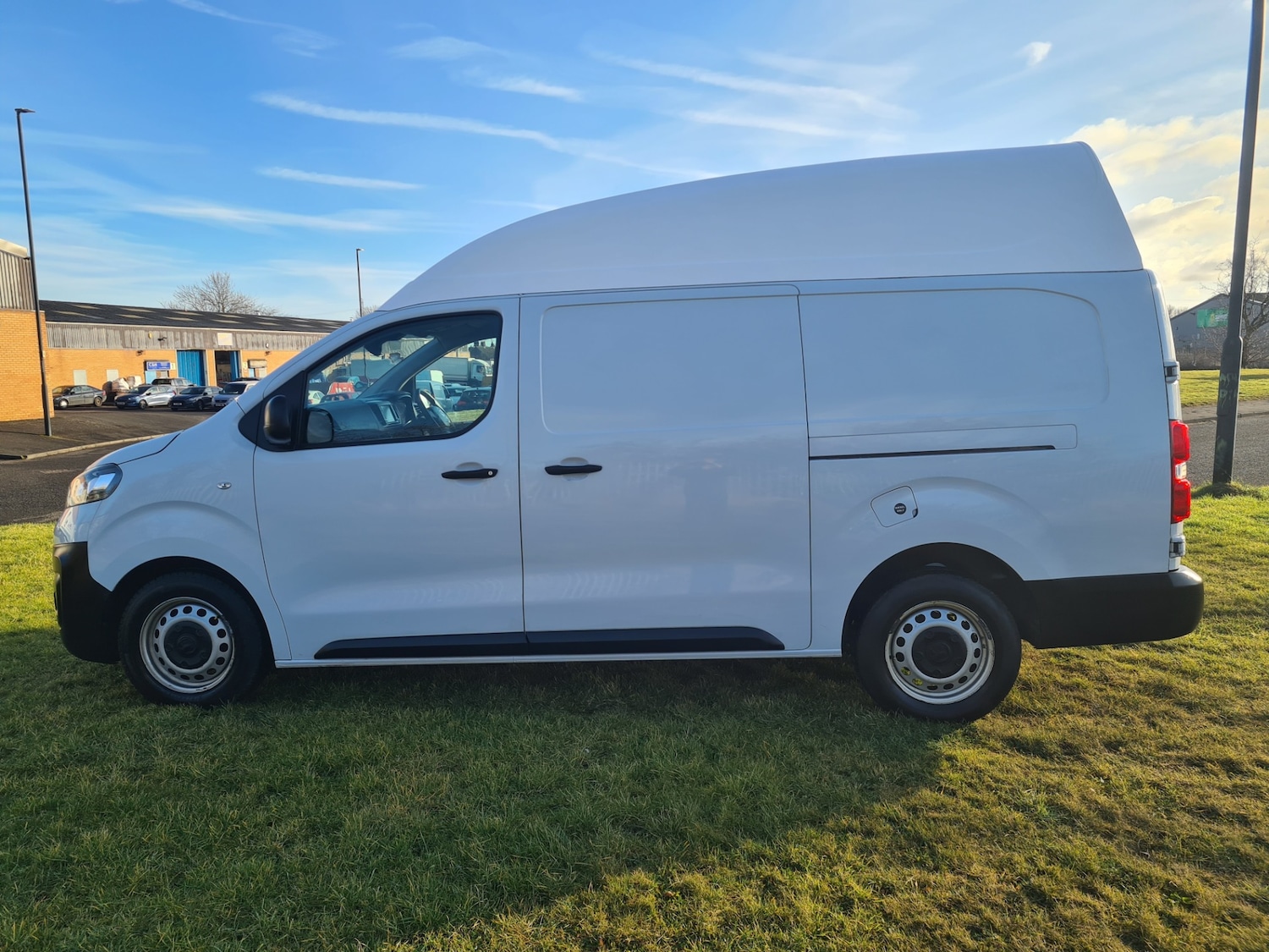 Used Vauxhall Vivaro 2023 for sale - 77003582: Photo 2