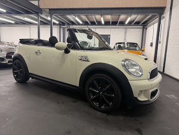 Used MINI Convertible 2011 for sale - 76783114: Photo