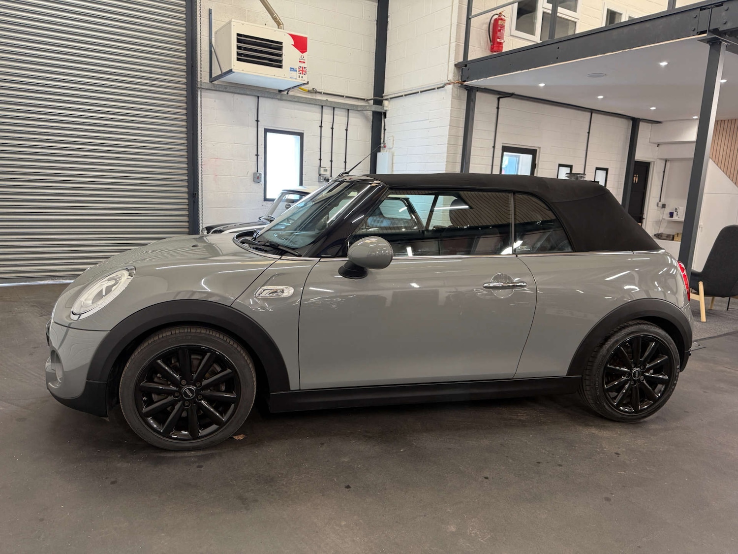 Used MINI Convertible 2016 for sale - 78016374: Photo 10