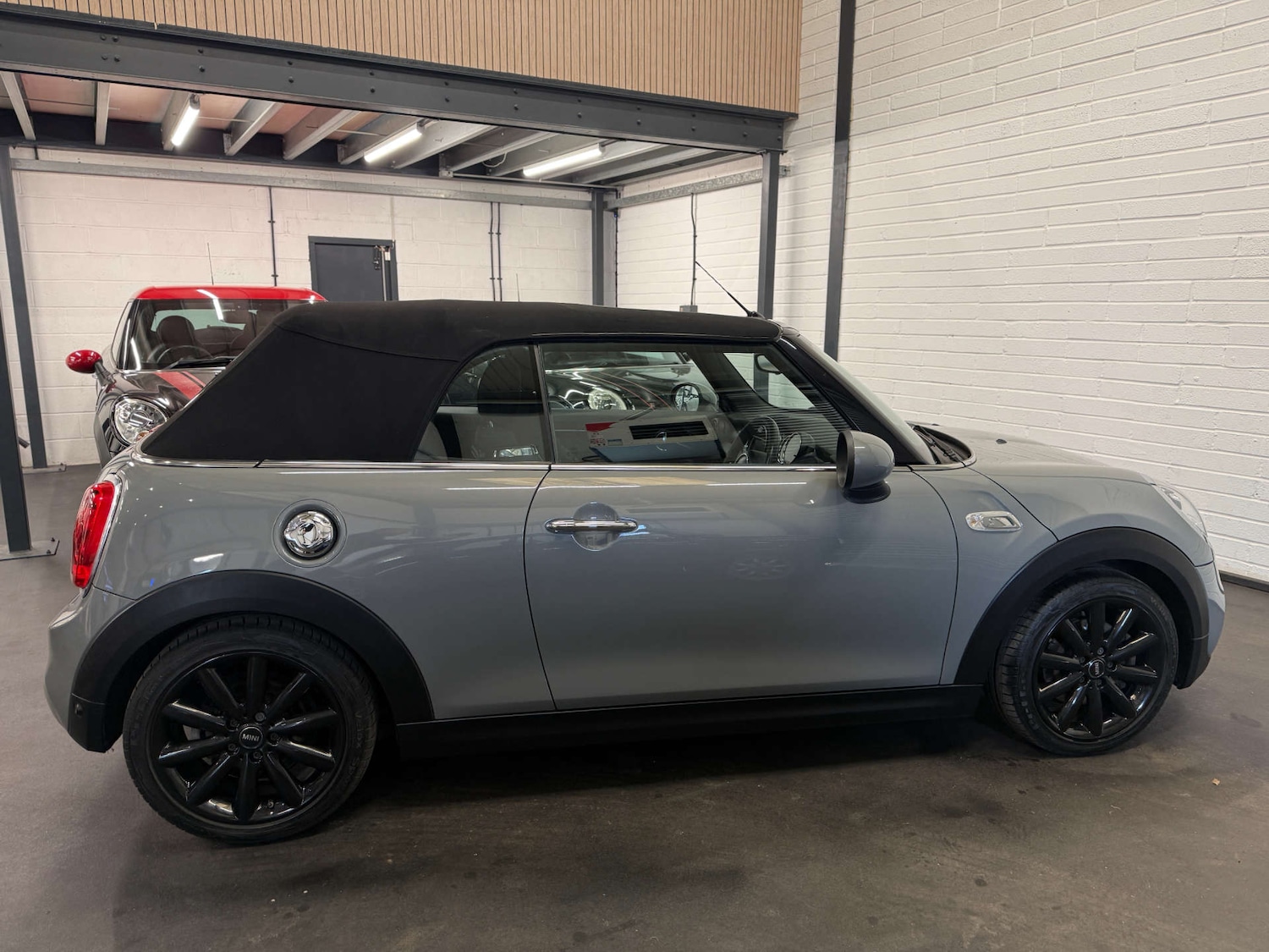 Used MINI Convertible 2016 for sale - 78016374: Photo 14