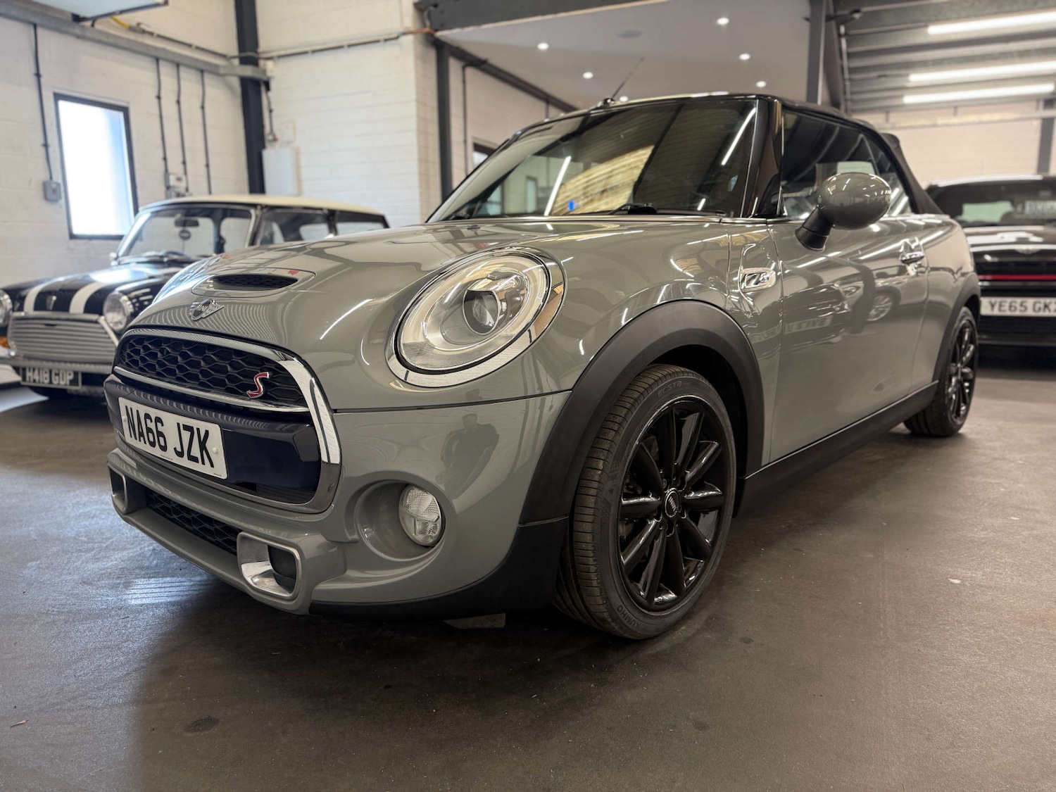 Used MINI Convertible 2016 for sale - 78016374: Photo 2