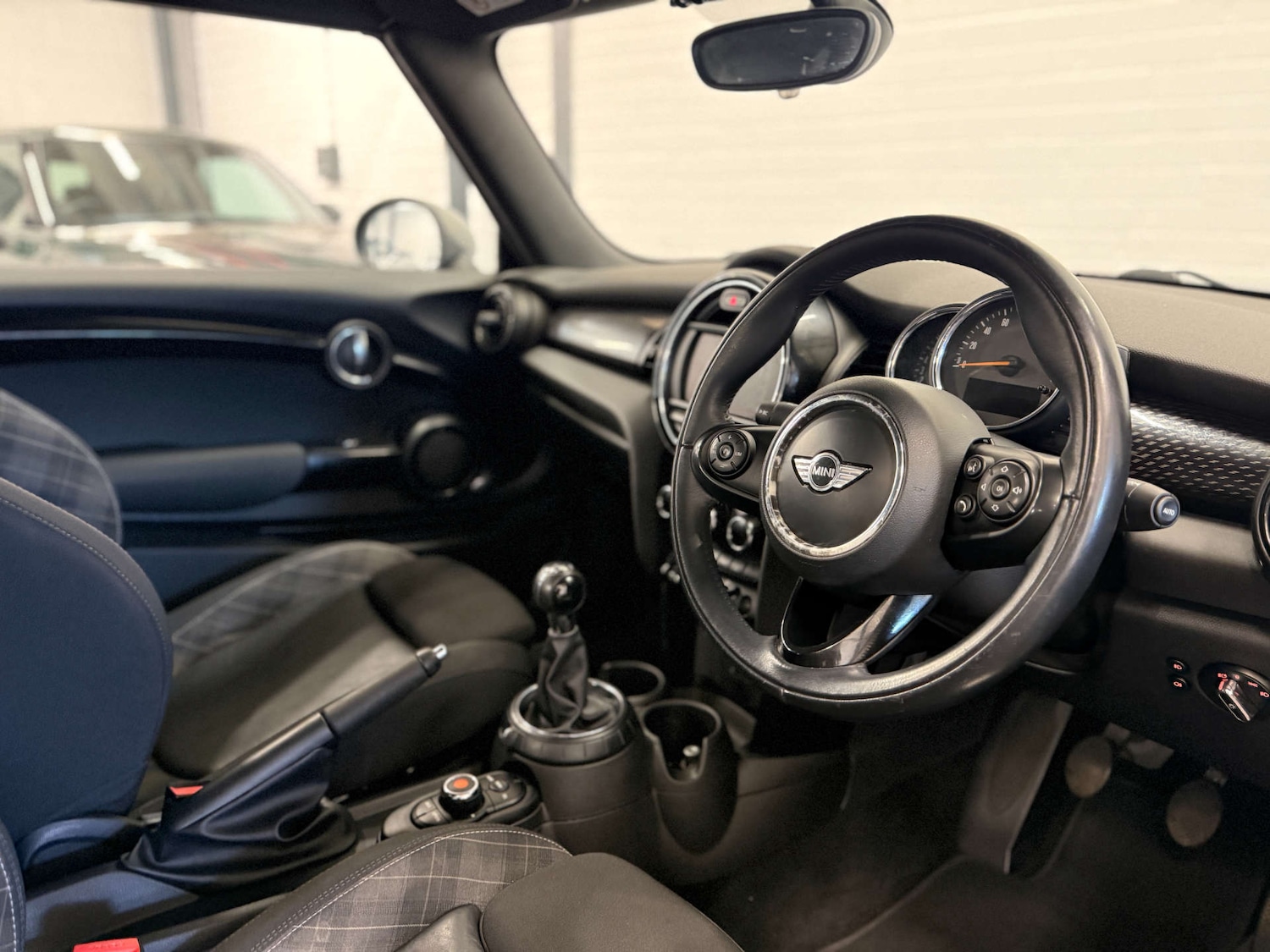 Used MINI Convertible 2016 for sale - 78016374: Photo 4