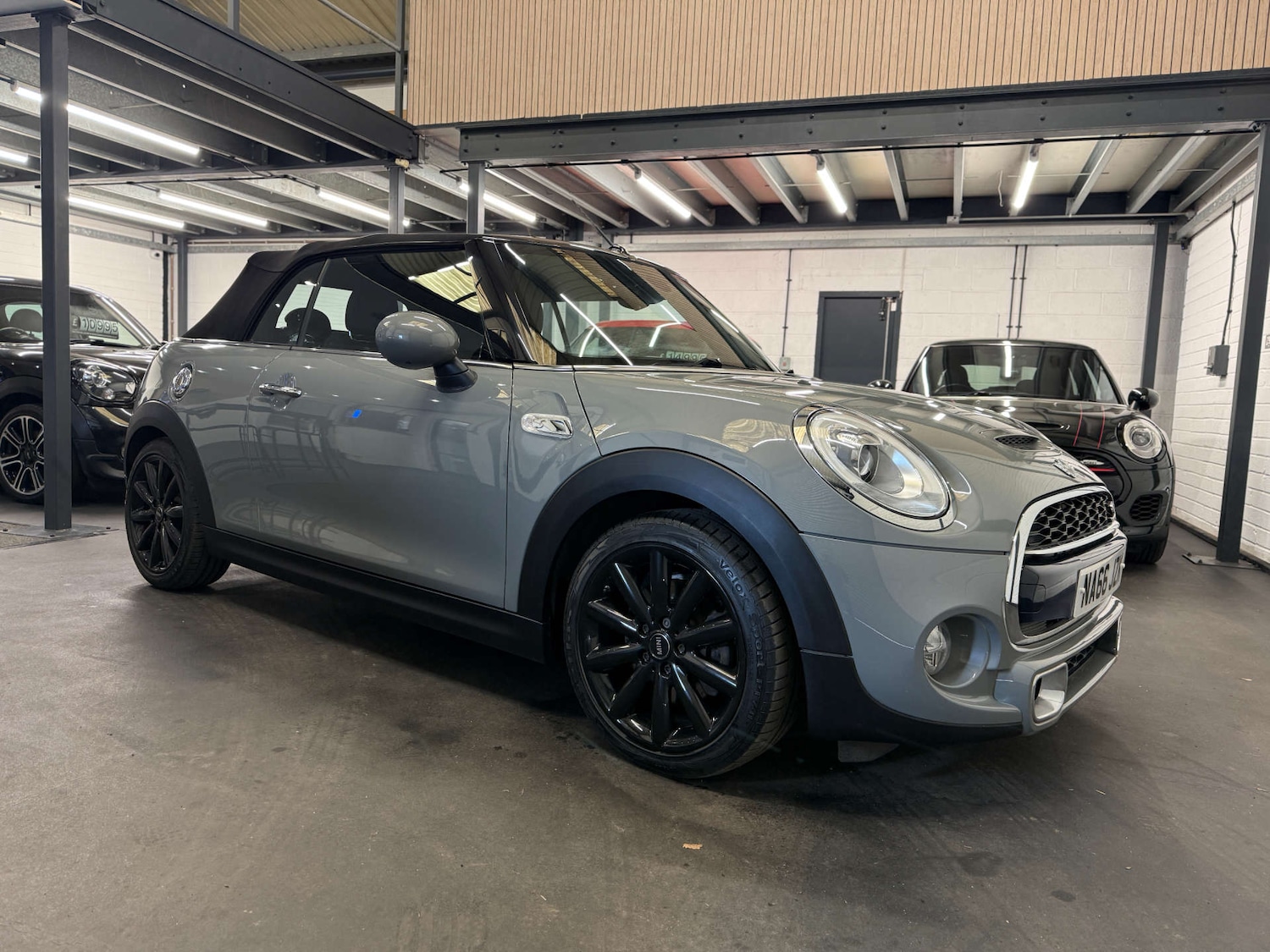 Used MINI Convertible 2016 for sale - 78016374: Photo 6