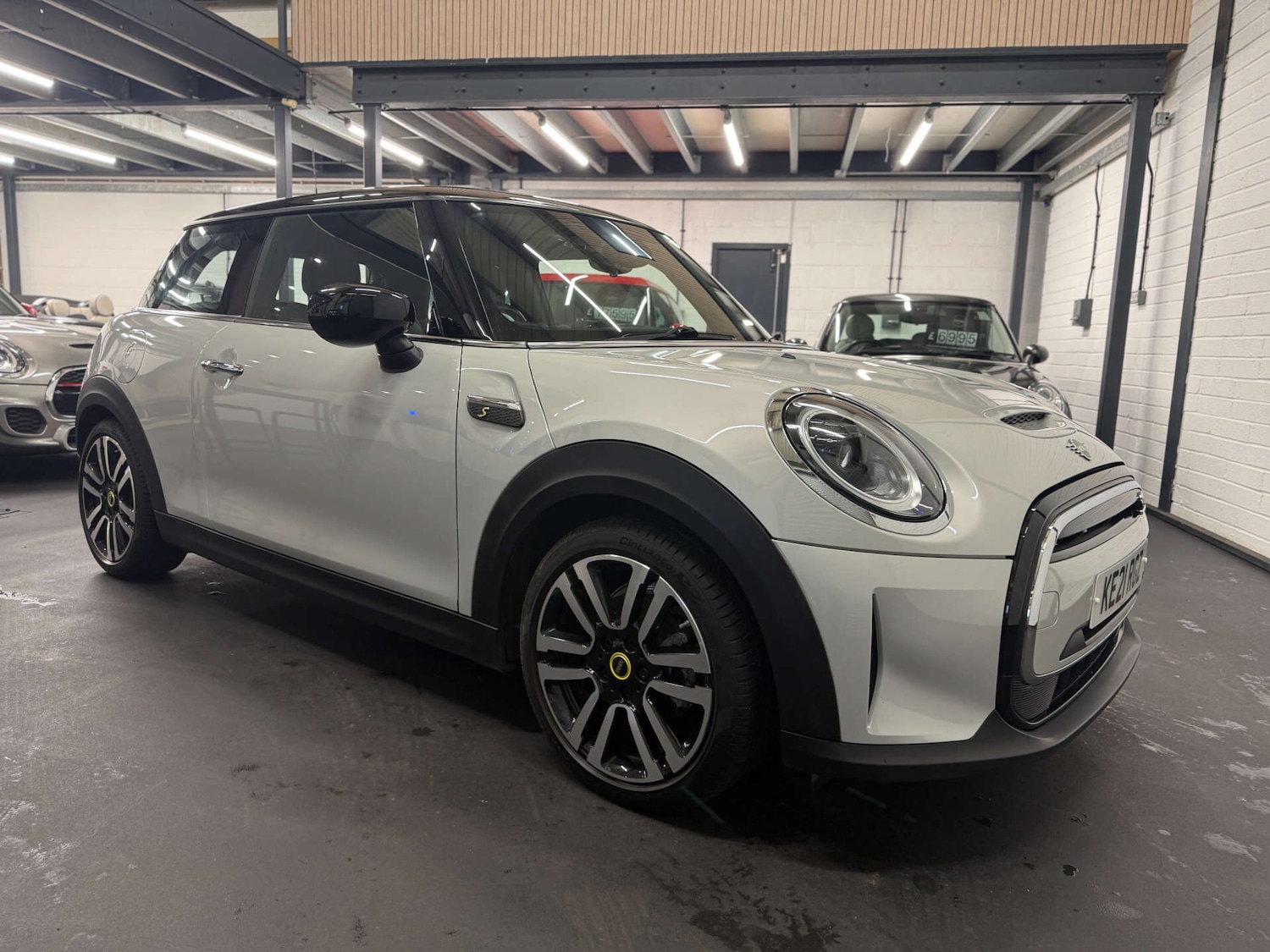 Used MINI Hatch 2021 for sale - 76783089: Photo 1