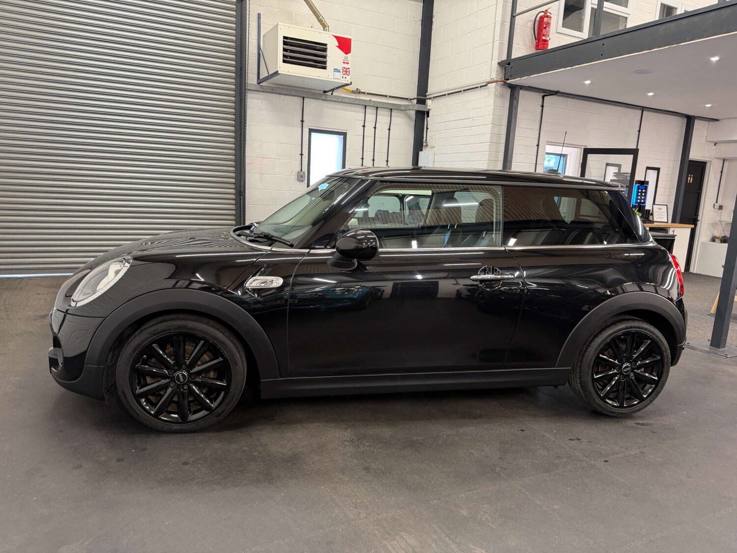 Used MINI Hatch 2017 for sale - 78105670: Photo 8