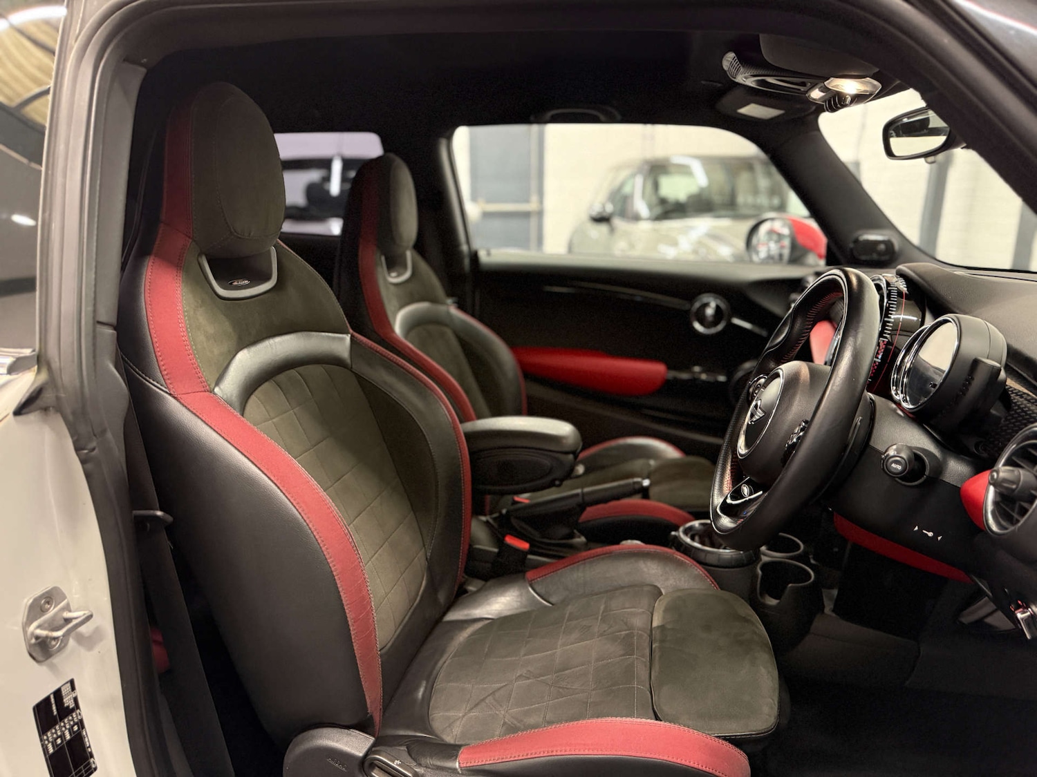 Used MINI Hatch 2017 for sale - 77836342: Photo 17