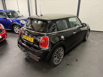 Used MINI Hatch 2017 for sale - 77249300: Photo