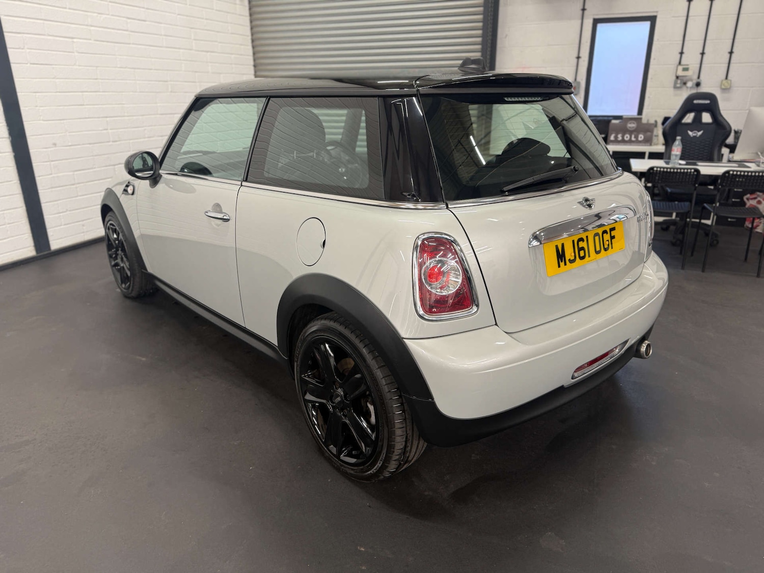 Used MINI Hatch 2011 for sale - 76957245: Photo 8