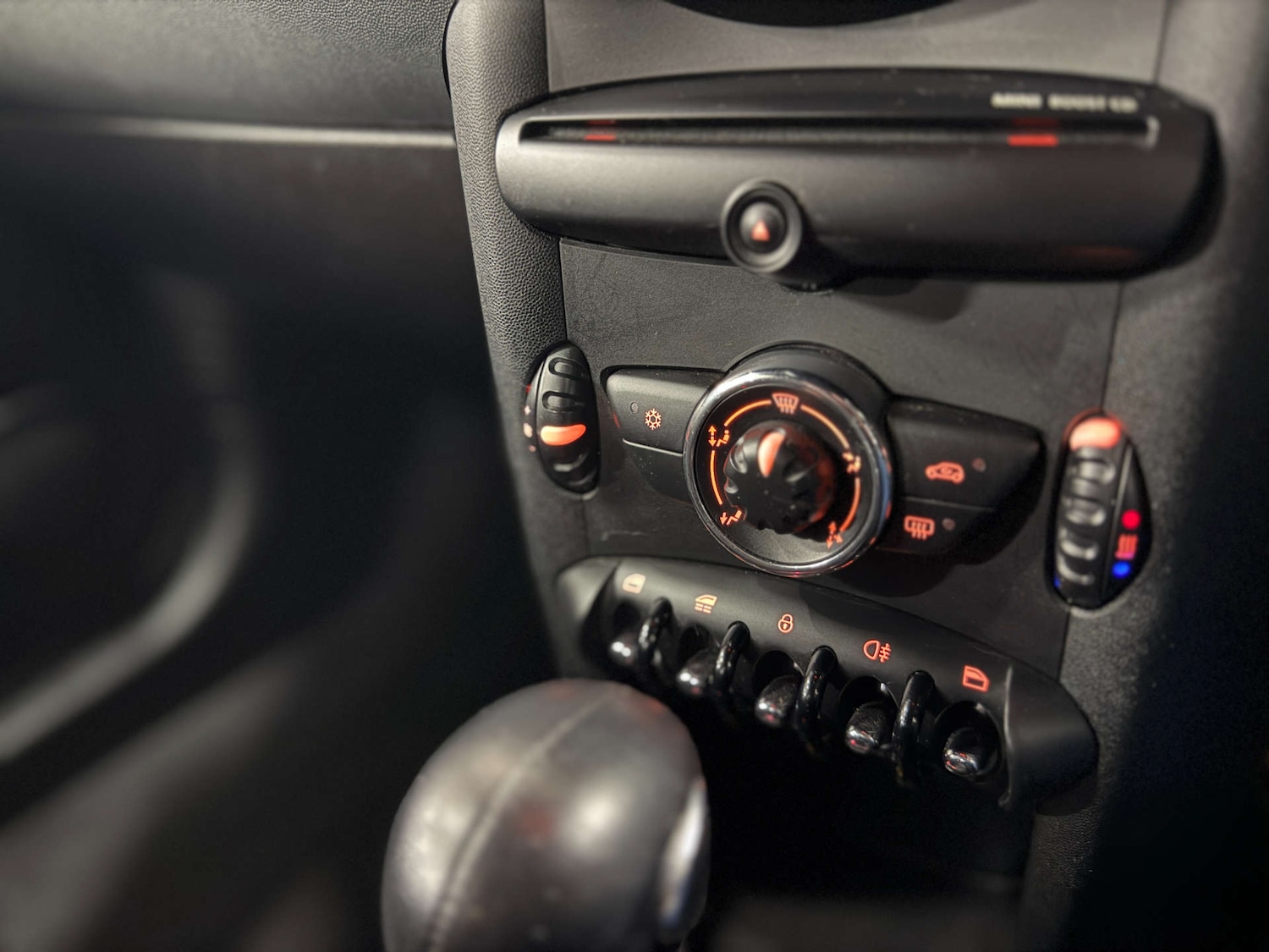 Used MINI Convertible 2011 for sale - 77234078: Photo 20