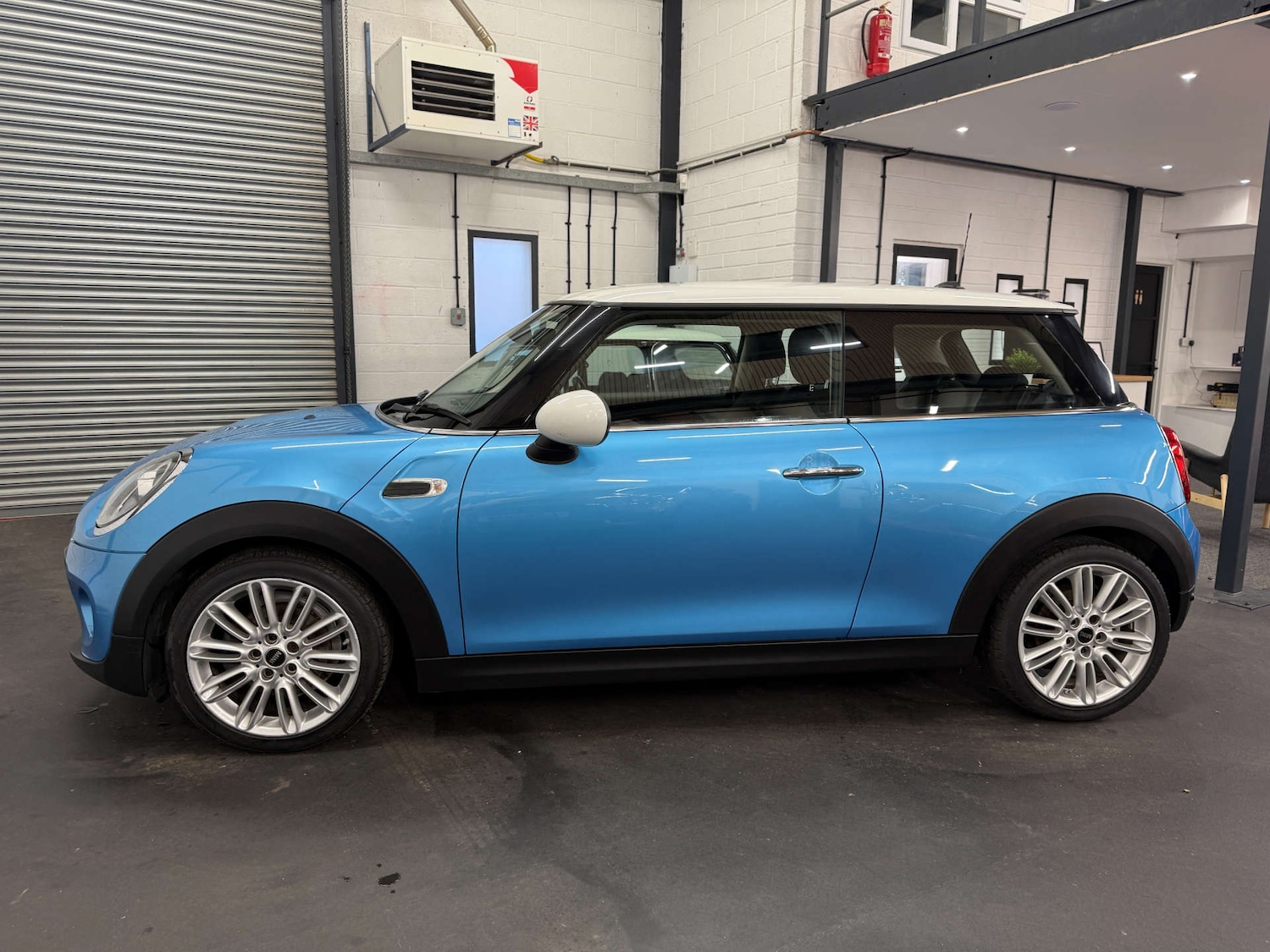Used MINI Hatch 2018 for sale - 76957244: Photo 8