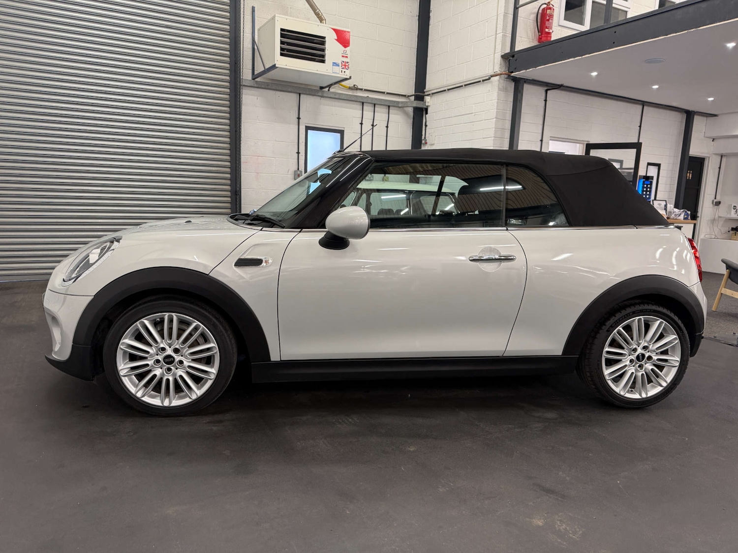 Used MINI Convertible 2018 for sale - 77797706: Photo 10
