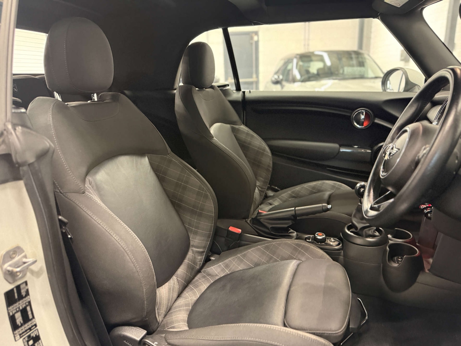 Used MINI Convertible 2018 for sale - 77797706: Photo 18