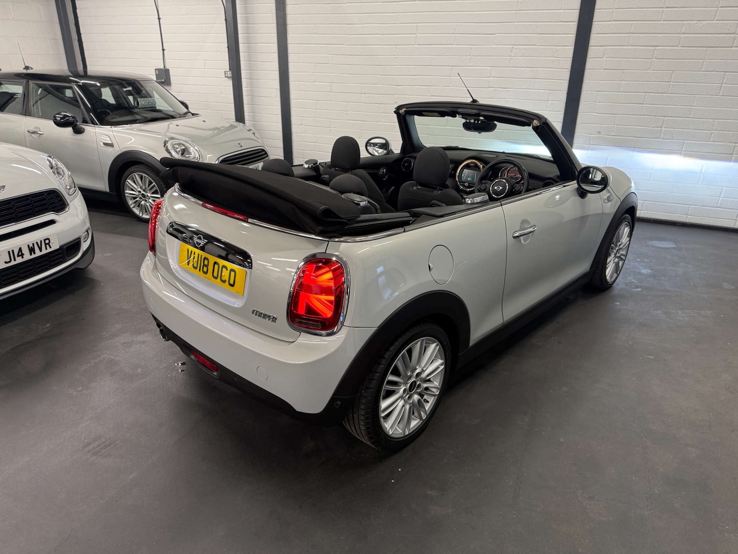 Used MINI Convertible 2018 for sale - 77797706: Photo 3