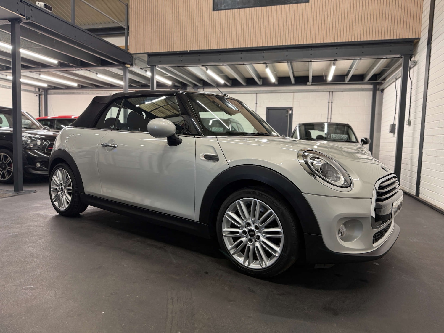 Used MINI Convertible 2018 for sale - 77797706: Photo 6