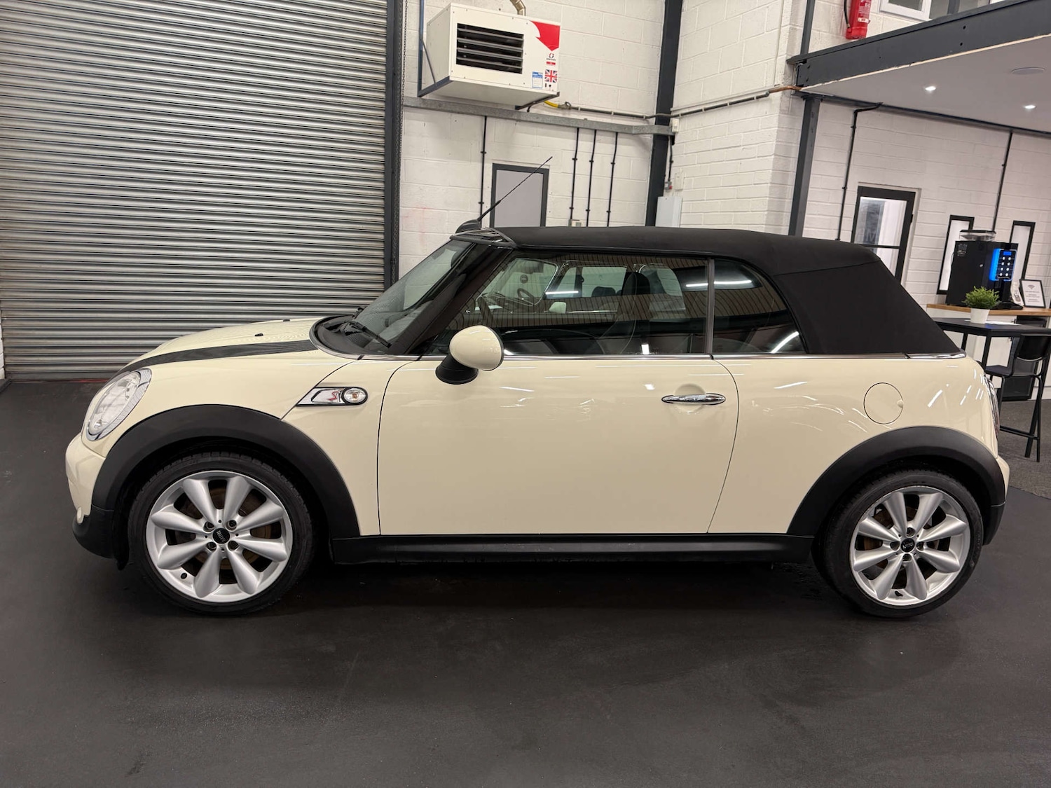 Used MINI Convertible 2012 for sale - 77342227: Photo 10
