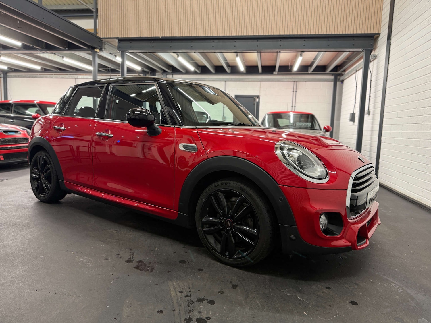 Used MINI Hatch 2019 for sale - 76957254: Photo 1