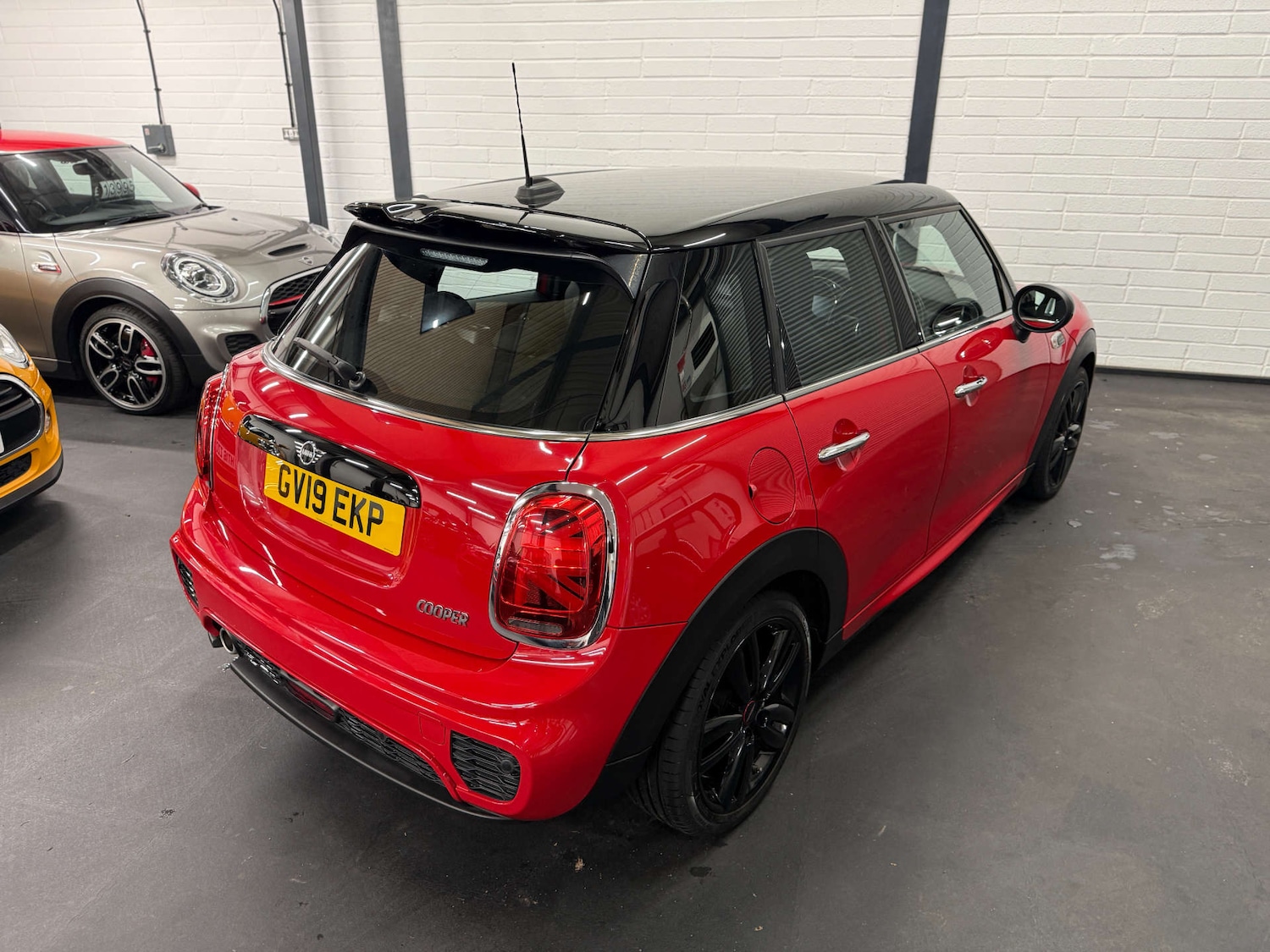 Used MINI Hatch 2019 for sale - 76957254: Photo 3