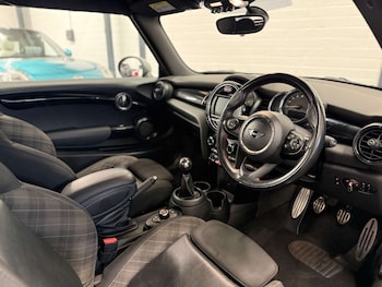 Used MINI Convertible 2019 for sale - 78297139: Photo