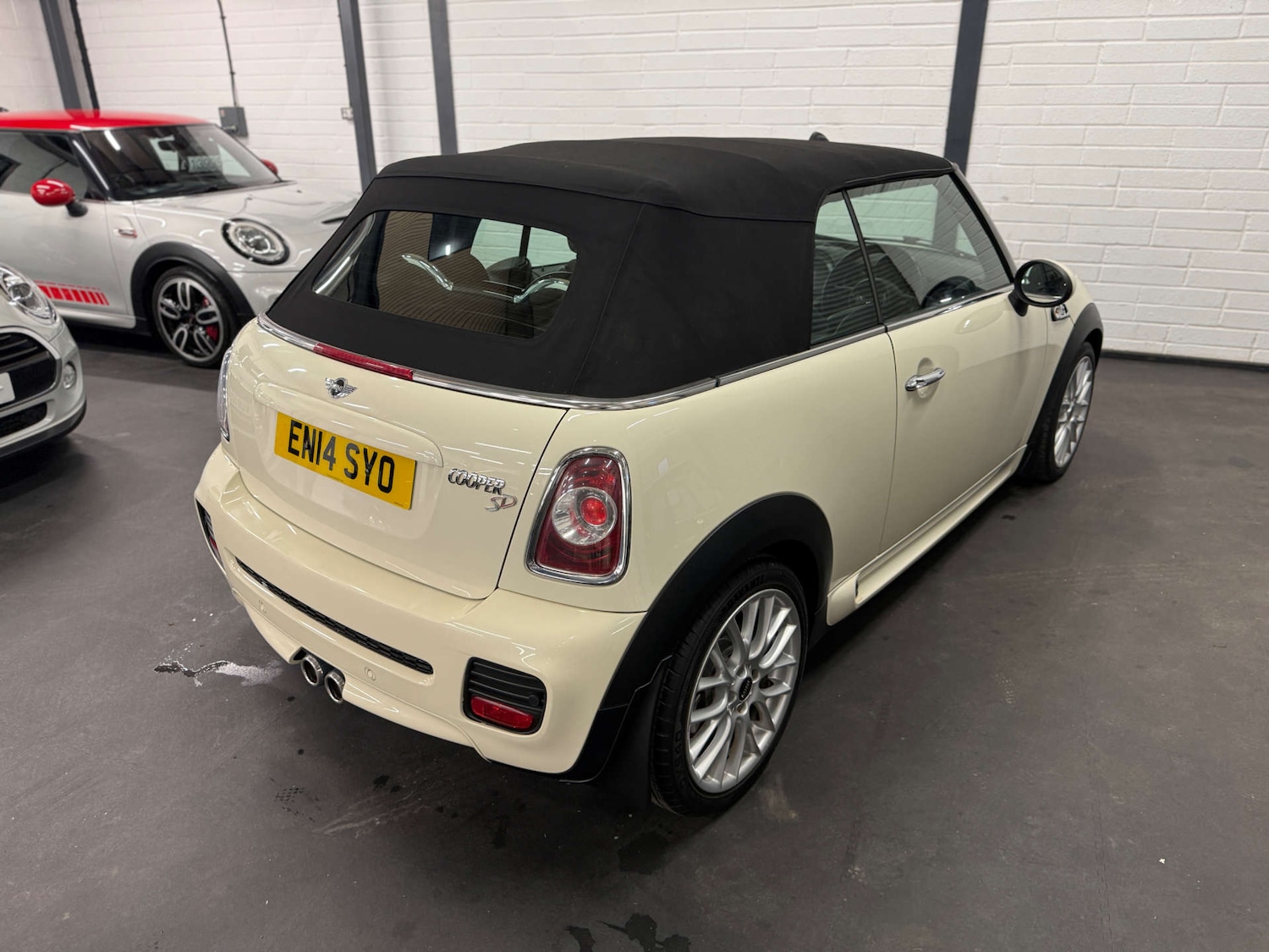 Used MINI Convertible 2014 for sale - 77836347: Photo 3