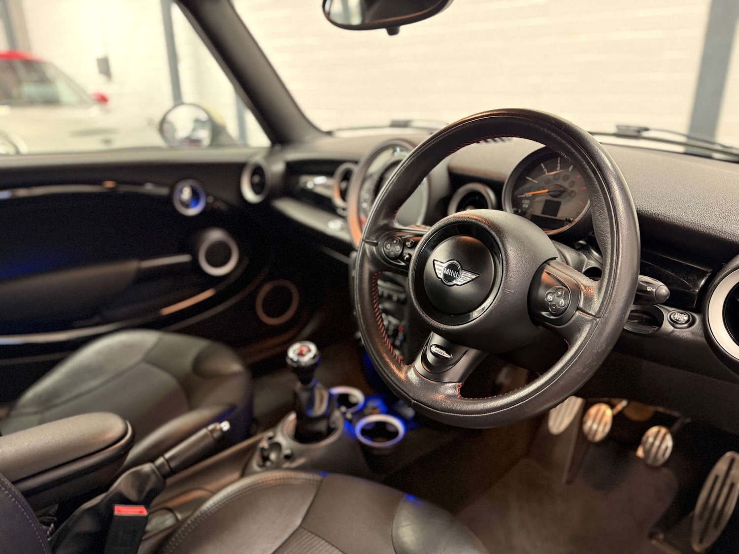 Used MINI Convertible 2014 for sale - 77836347: Photo 4