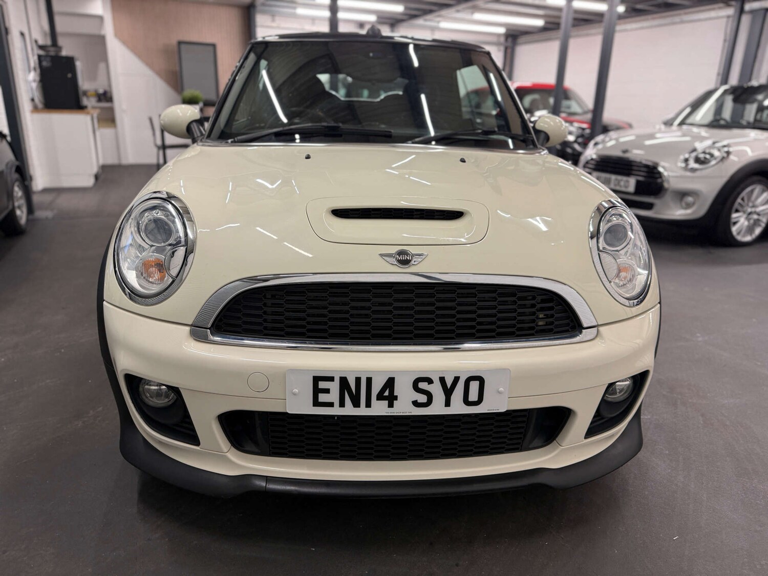 Used MINI Convertible 2014 for sale - 77836347: Photo 7