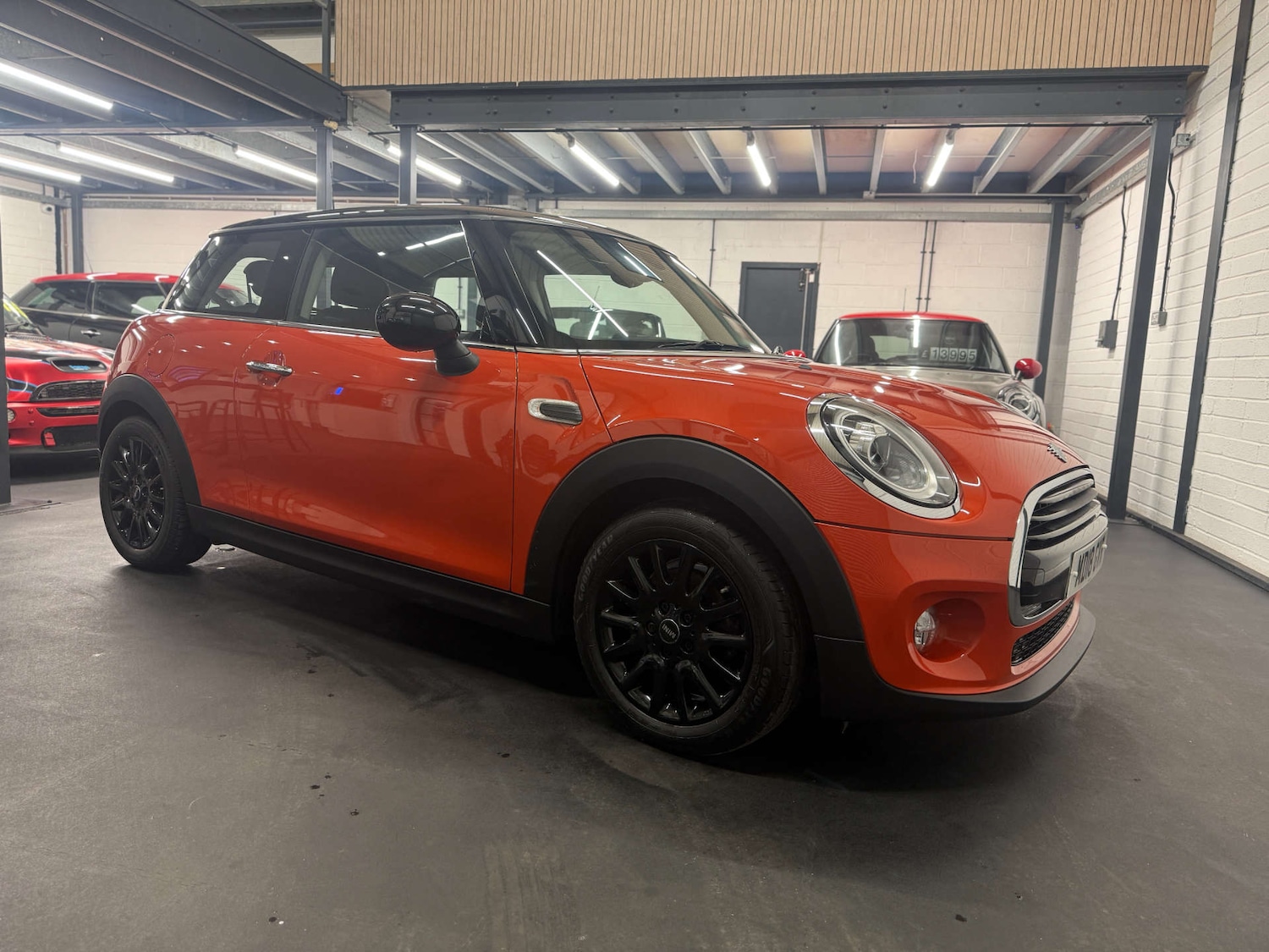 Used MINI Hatch 2018 for sale - 77055551: Photo 1