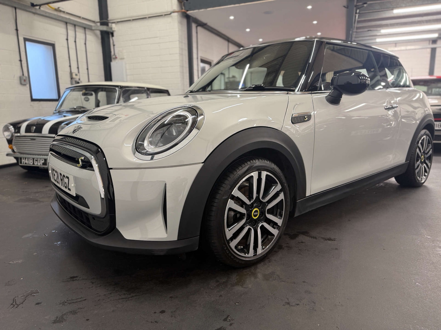 Used MINI Hatch 2021 for sale - 76957251: Photo 2