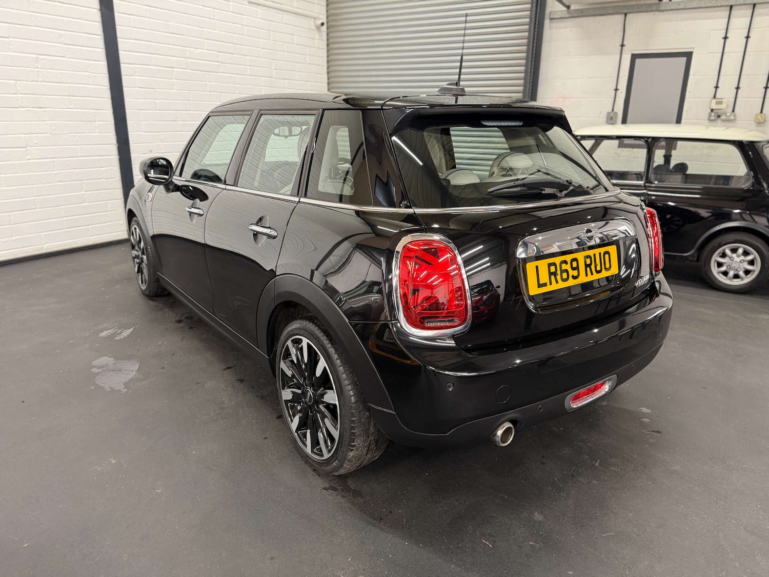 Used MINI Hatch 2019 for sale - 76957250: Photo 10