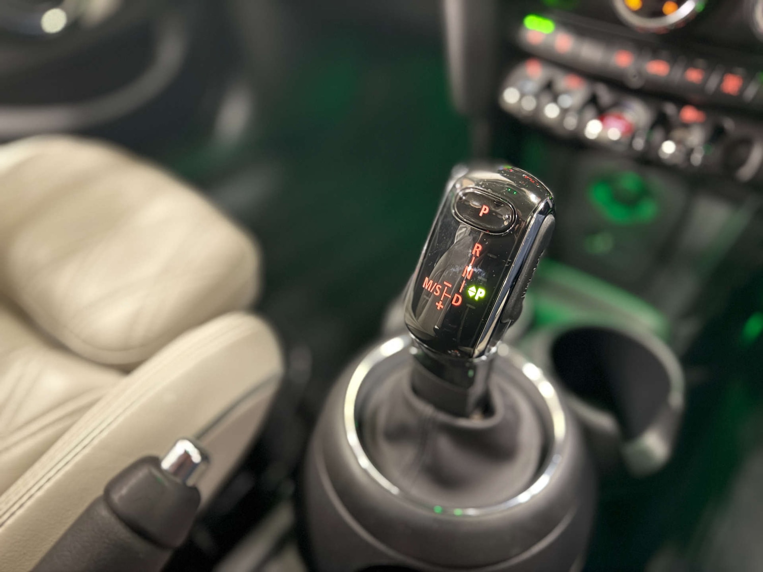 Used MINI Hatch 2019 for sale - 76957250: Photo 23