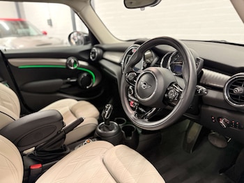 Used MINI Hatch 2019 for sale - 76957250: Photo