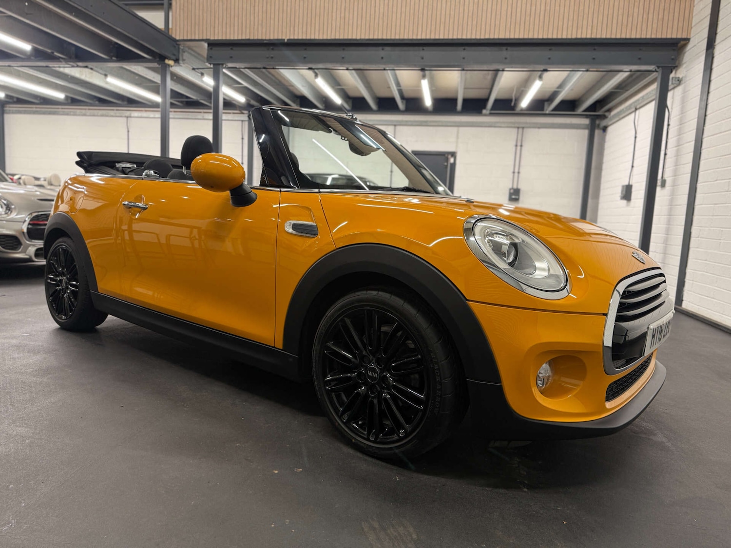 Used MINI Convertible 2016 for sale - 76783105: Photo 1