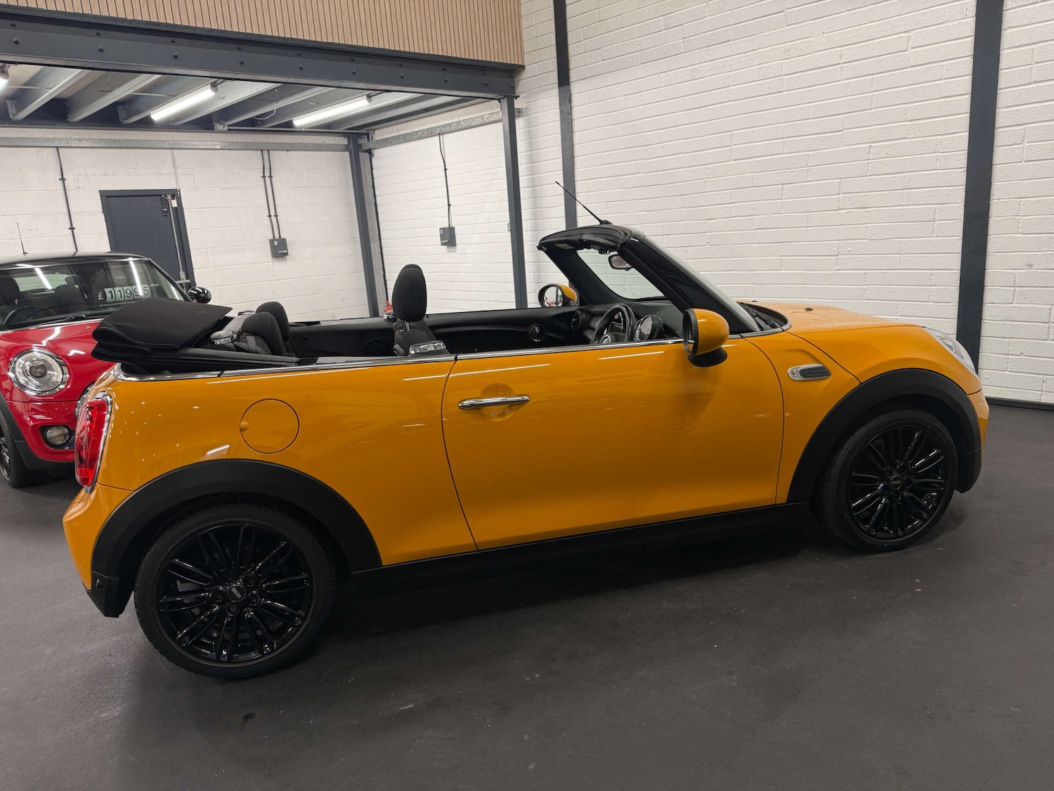 Used MINI Convertible 2016 for sale - 76783105: Photo 11