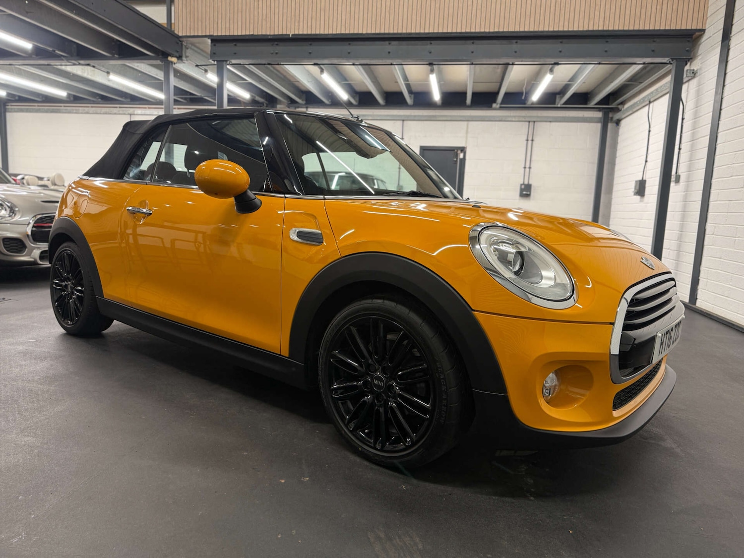 Used MINI Convertible 2016 for sale - 76783105: Photo 12