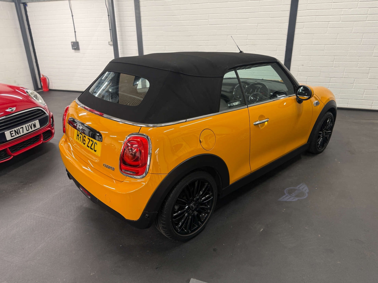 Used MINI Convertible 2016 for sale - 76783105: Photo 13